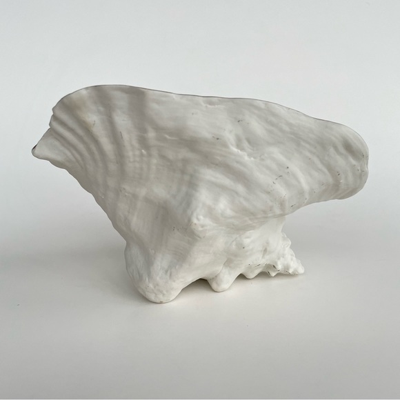 White Conch Shell with Gold Glaze Vase - Picture 3 of 16